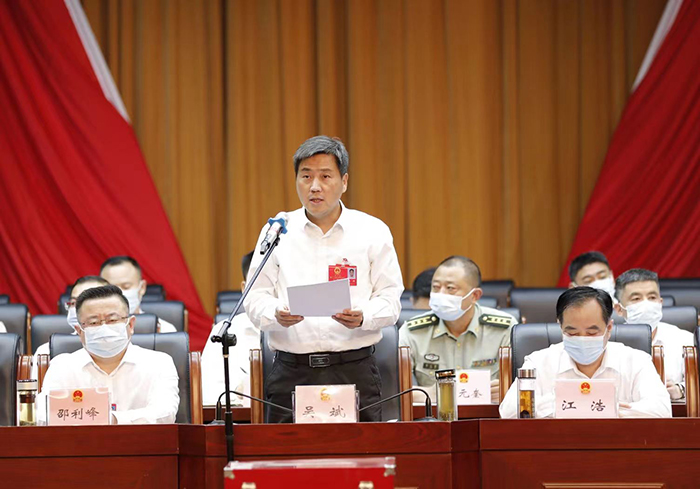 利辛縣委書記吳斌主持會(huì)議。利辛縣委宣傳部供圖