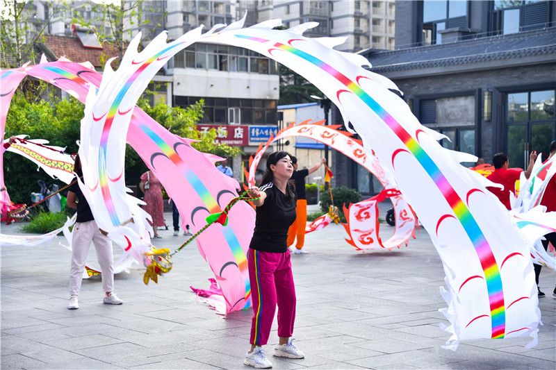 健身廣場(chǎng)上的群眾。譙城區(qū)委宣傳部供圖