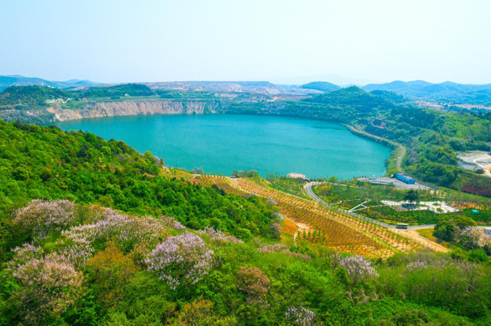馬鞍山向山地區(qū)的凹山地質(zhì)文化公園。儲(chǔ)燦林?jǐn)z