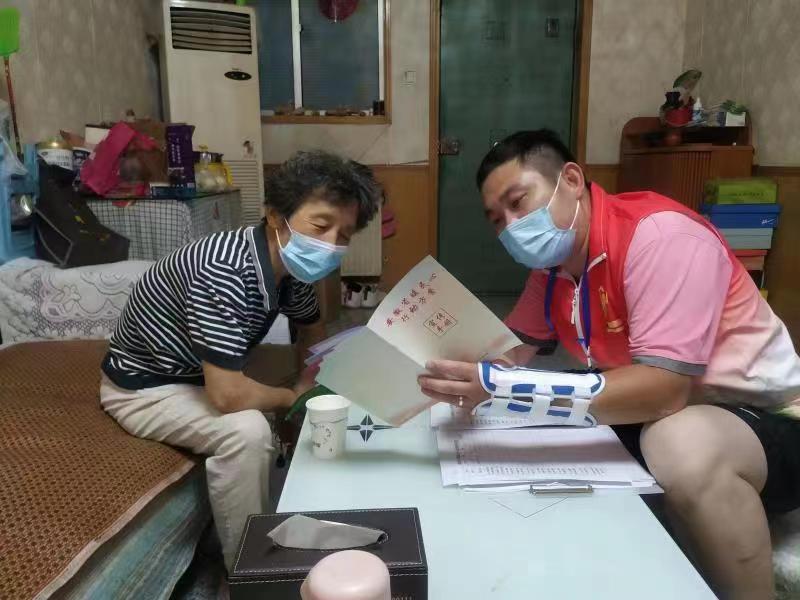 入戶知民意，走訪暖民心。相山區(qū)委宣傳部供圖