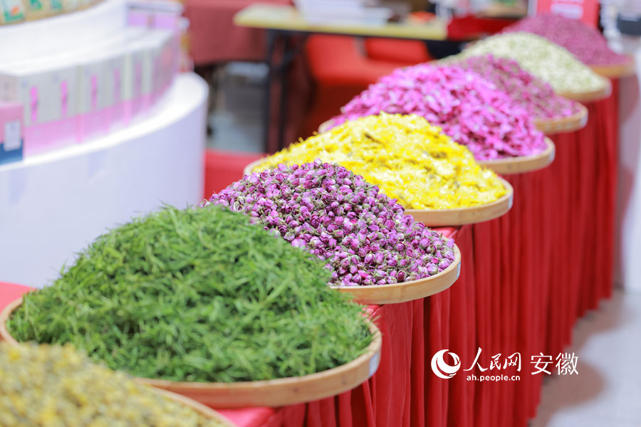 散裝的花茶。人民網(wǎng) 王曉飛攝