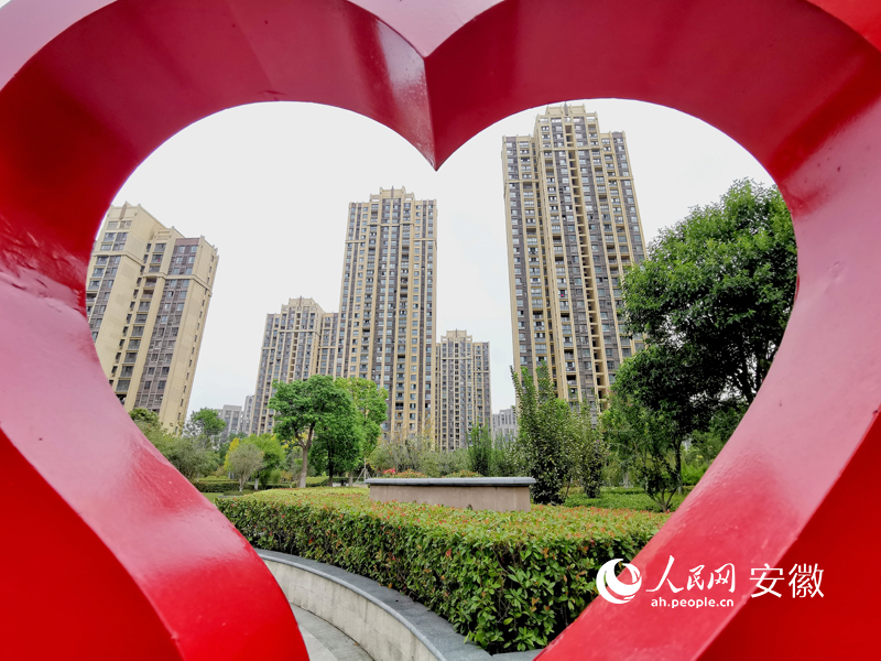 城市經(jīng)典小區(qū)被評為蕪湖市“最干凈小區(qū)”。人民網(wǎng)記者 苗子健攝