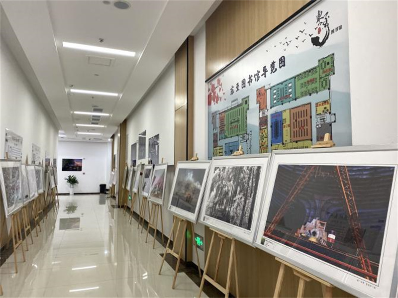 “15分鐘閱讀圈”書畫展。東至縣委宣傳部供圖