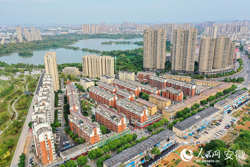 俯瞰灣沚鎮(zhèn)明珠花園小區(qū)。人民網(wǎng) 陳若天攝
