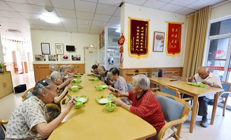 巢湖市山水華庭小區(qū)“長者之家”社區(qū)老年食堂。巢湖市委宣傳部供圖