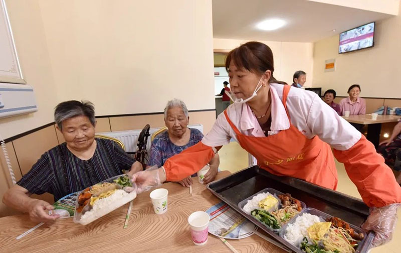 巢湖市山水華庭小區(qū)“長者之家”社區(qū)老年食堂。巢湖市委宣傳部供圖