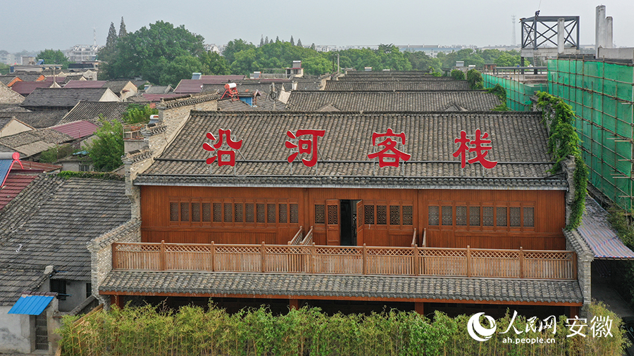 運漕古鎮(zhèn)沿河客棧。人民網(wǎng) 張俊攝