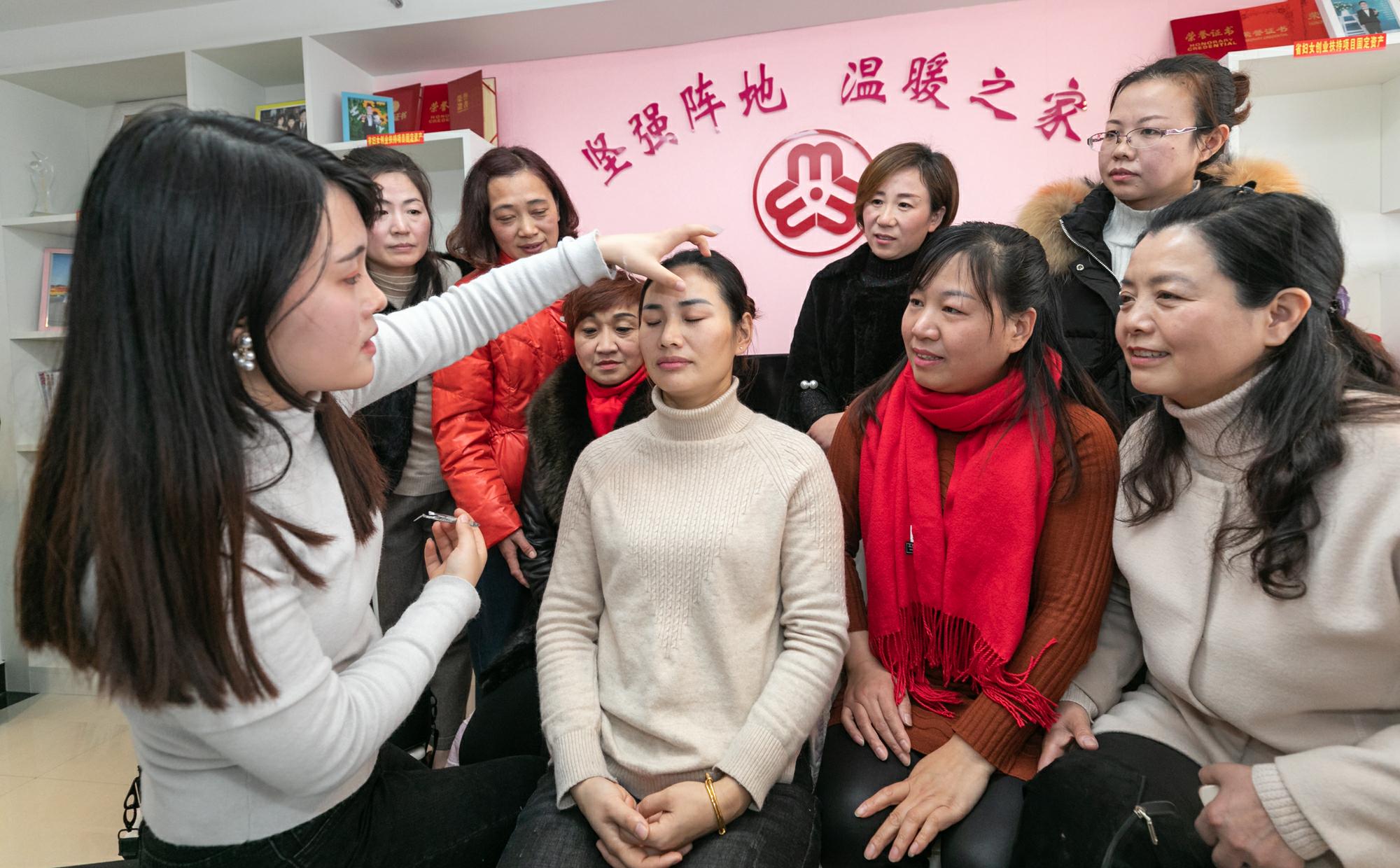 開展免費(fèi)職業(yè)培訓(xùn)，提升婦女就業(yè)技能。相山區(qū)委宣傳部供圖