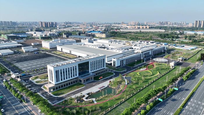 阜陽卷煙廠新廠全景。程旸攝