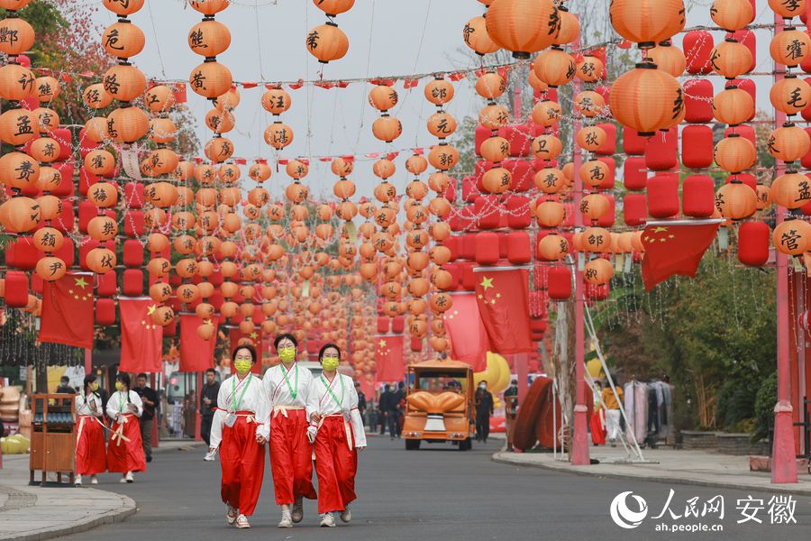 動(dòng)漫展現(xiàn)場。人民網(wǎng) 張俊攝