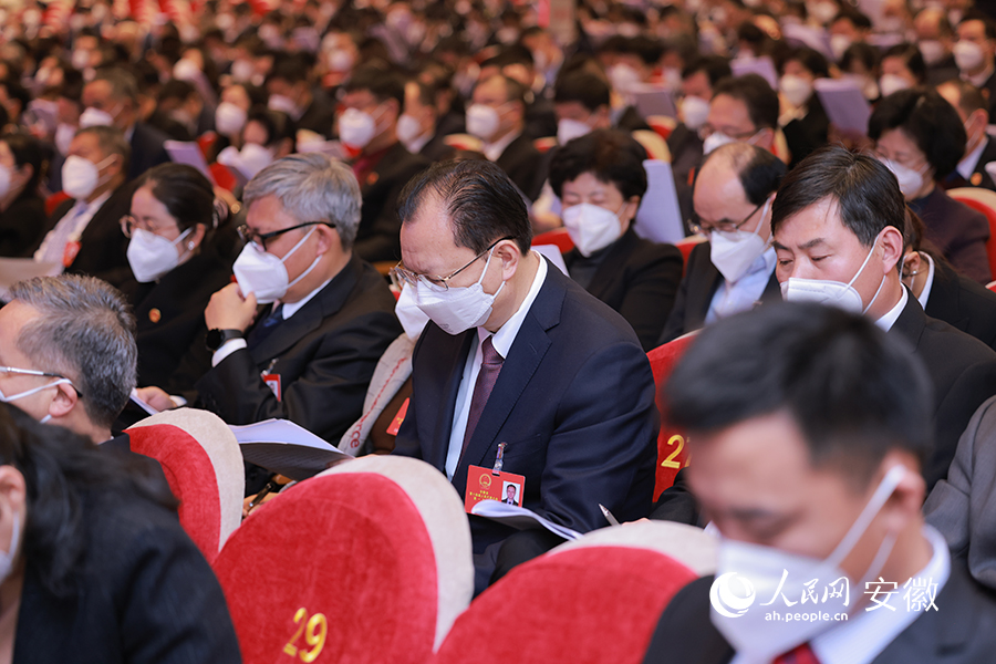 安徽省十四屆人大一次會(huì)議現(xiàn)場(chǎng)。人民網(wǎng) 王曉飛攝