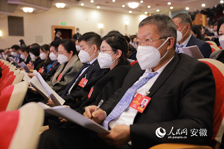 安徽省十四屆人大一次會(huì)議現(xiàn)場(chǎng)。人民網(wǎng) 王曉飛攝