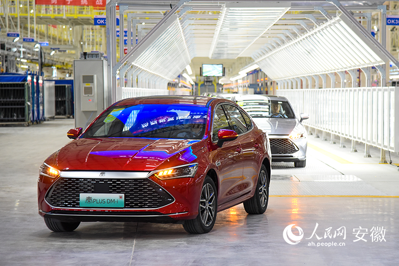 2022年6月，比亞迪長豐總裝車間第一輛整車下線。人民網(wǎng) 李希蒙攝