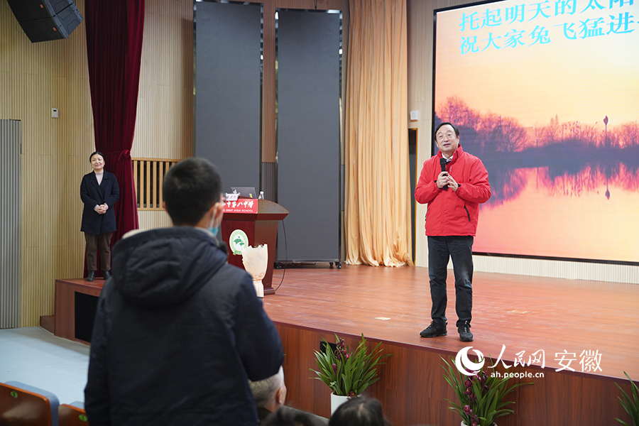 同學(xué)們與李院士互動提問。人民網(wǎng) 陳若天攝