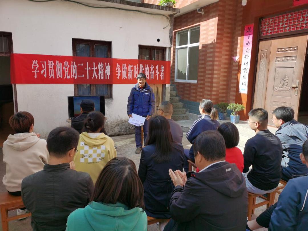 葉紅義結(jié)合自己的工作實(shí)踐宣講黨的二十大精神。潘春陽(yáng)攝
