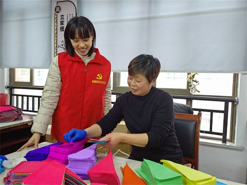 “搭”就業(yè)創(chuàng)業(yè)平臺-幸福微坊。長豐縣雙墩鎮(zhèn)供圖