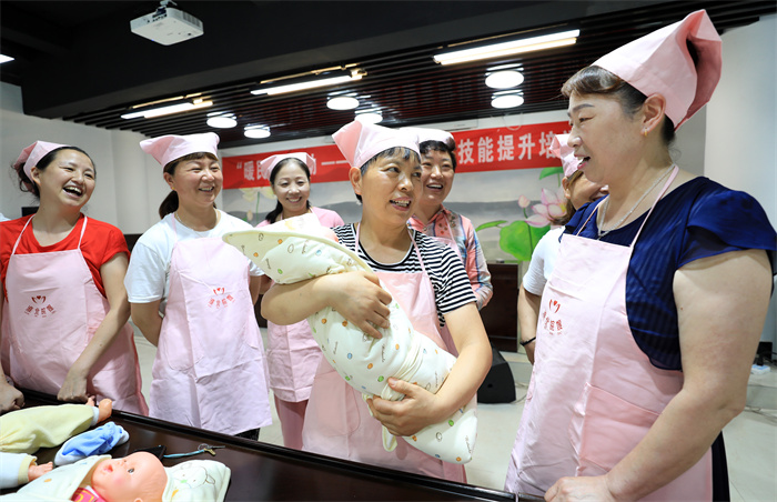 打造貼心、舒心、放心的家政服務(wù)。相山區(qū)委宣傳部供圖