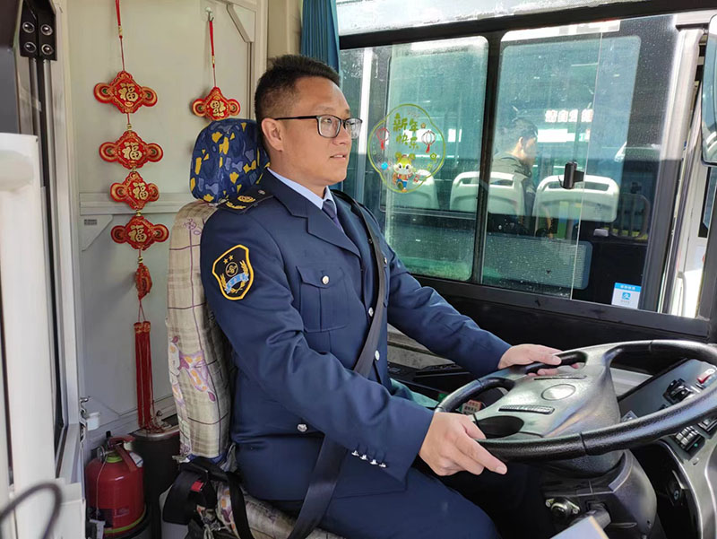 黃先軍工作中。受訪者供圖
