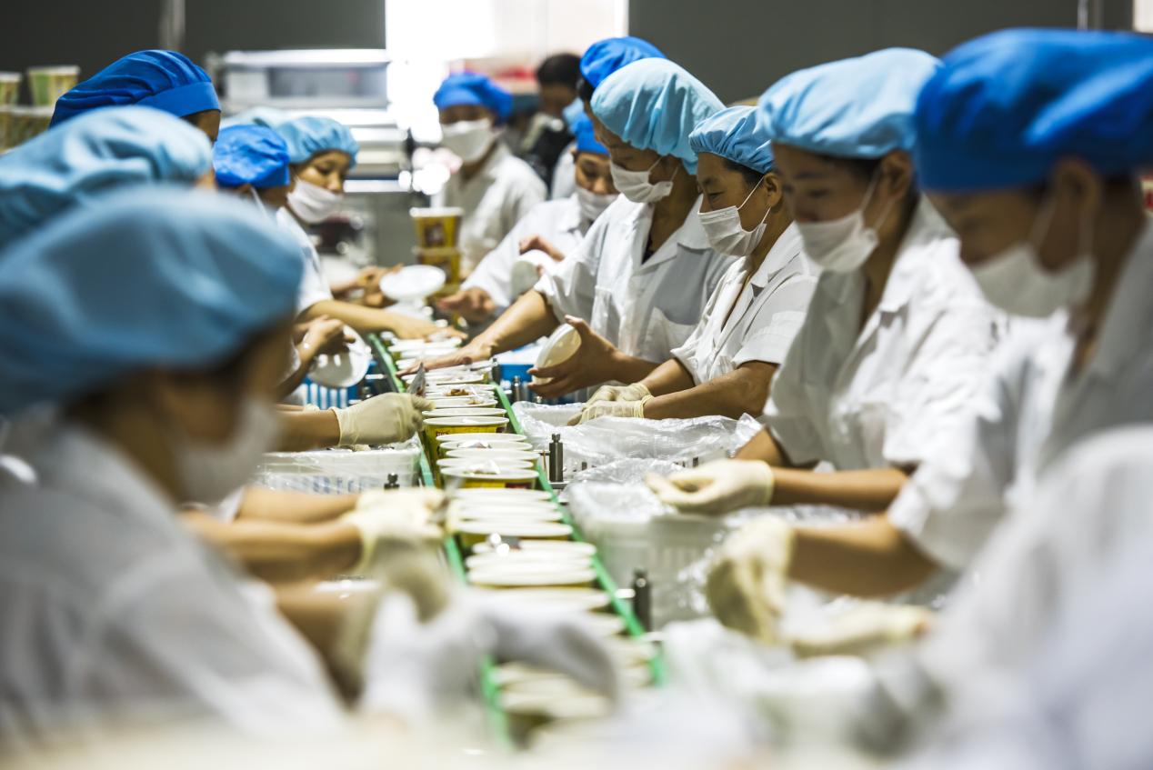 淮南牛肉湯預(yù)制菜生產(chǎn)線(xiàn)。田家庵區(qū)委宣傳部供圖