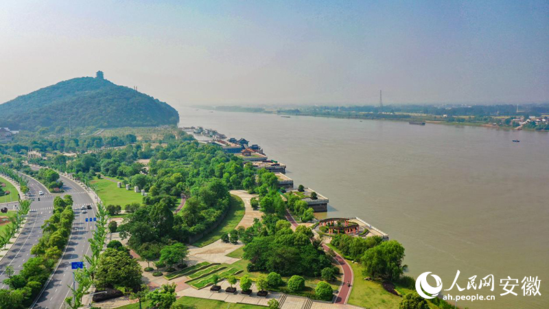 俯瞰馬鞍山市濱江生態(tài)公園。人民網(wǎng)記者 張俊攝