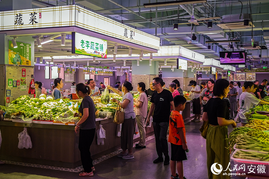 干凈整潔的市場環(huán)境。人民網(wǎng)記者 苗子健攝