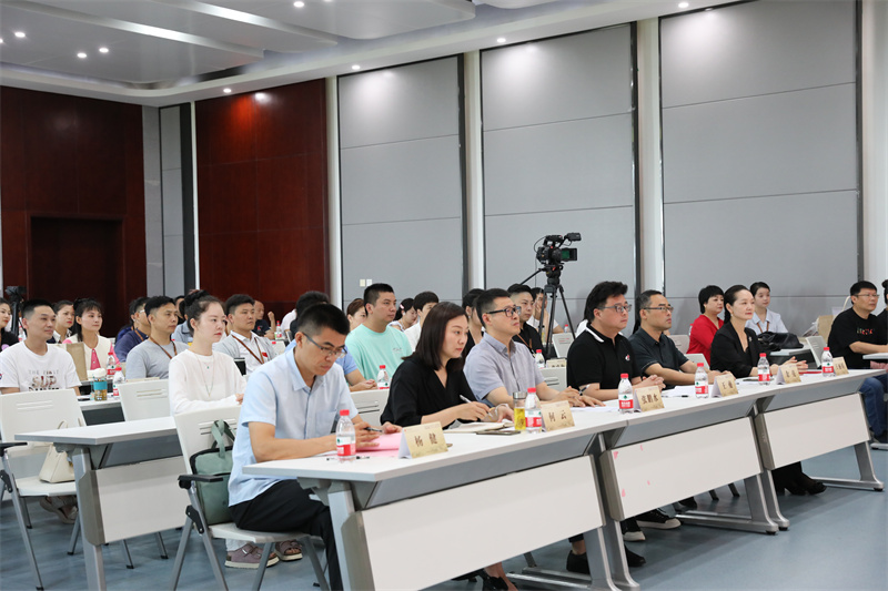 “吹腔經(jīng)典劇目《販馬記》表演人才培養(yǎng)”開班儀式現(xiàn)場。銅陵市委宣傳部供圖