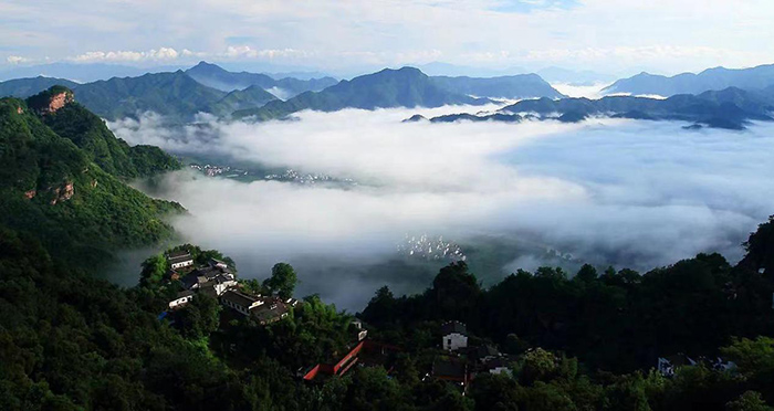 休寧縣齊云山景區(qū)月華天街。齊云山風(fēng)景區(qū)供圖