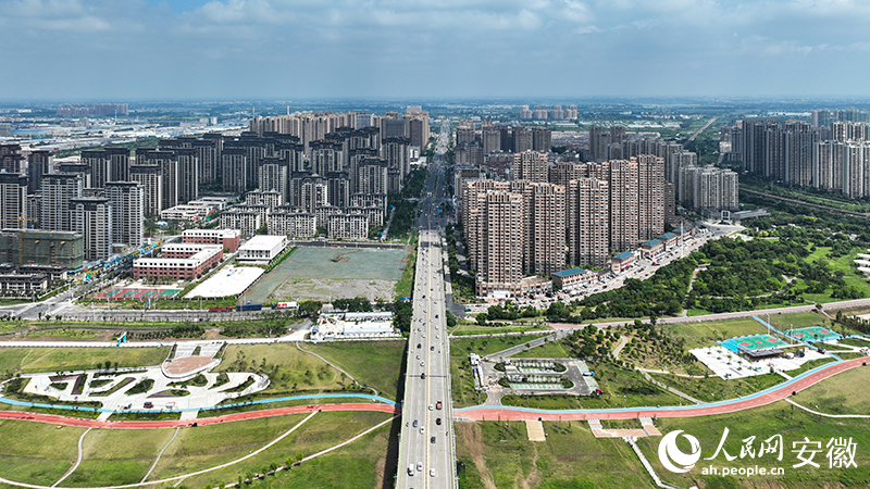 7未來(lái)的淮河兩岸，不僅美好風(fēng)景帶，更是城市高質(zhì)量發(fā)展的強(qiáng)勁“引擎”。人民網(wǎng)記者 陶濤攝