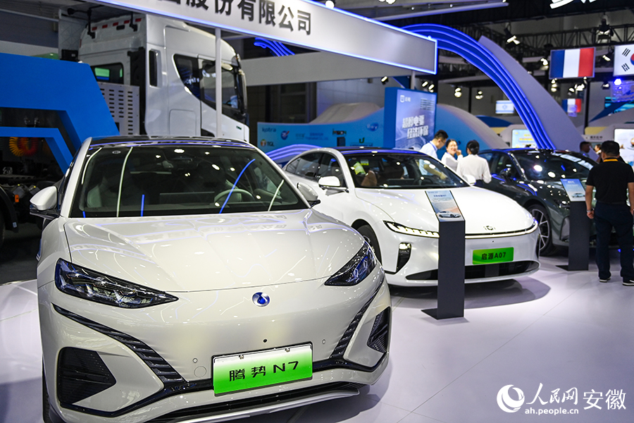 新能源汽車制造展臺。人民網(wǎng)記者 苗子健攝