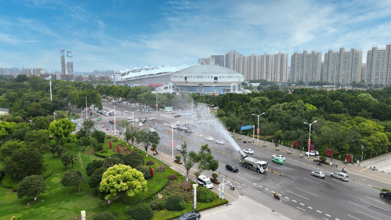 淮北市環(huán)衛(wèi)聯(lián)合作業(yè)。 淮北市城管局供圖