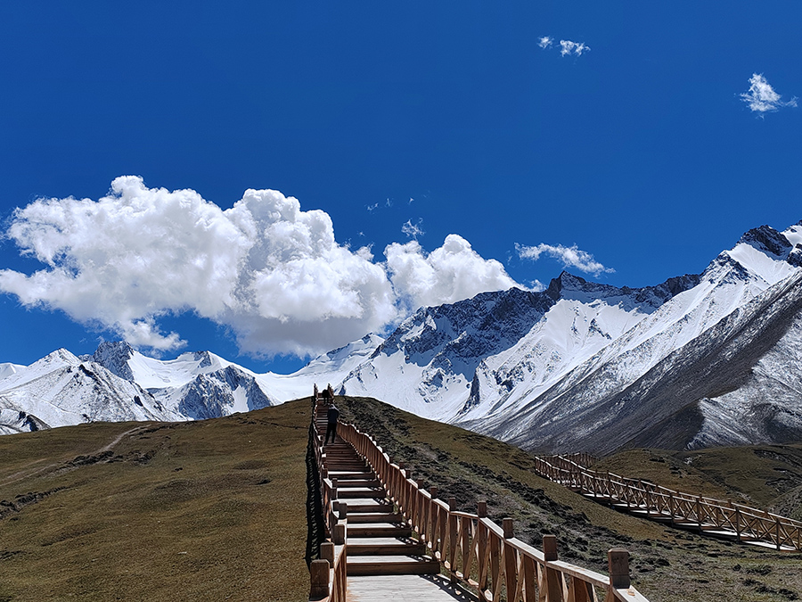 桑株古道雪山觀景臺(tái)。皮山縣文旅局供圖