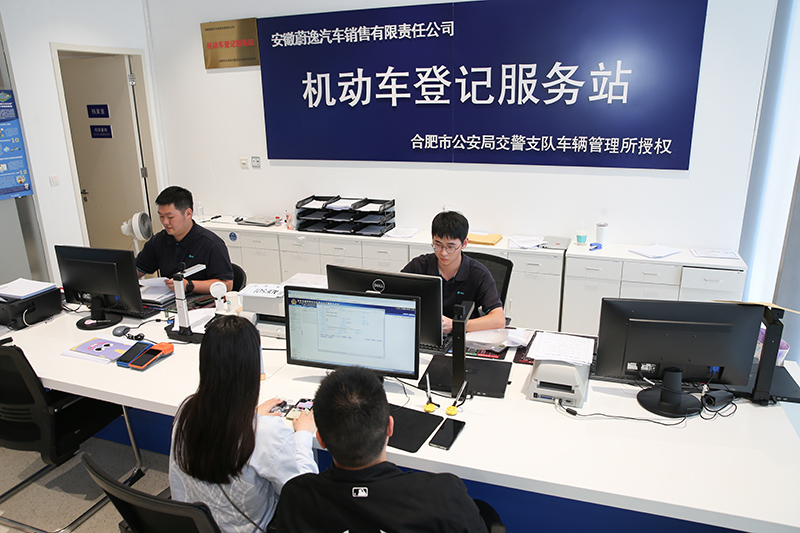 服務(wù)群眾。合肥交警供圖