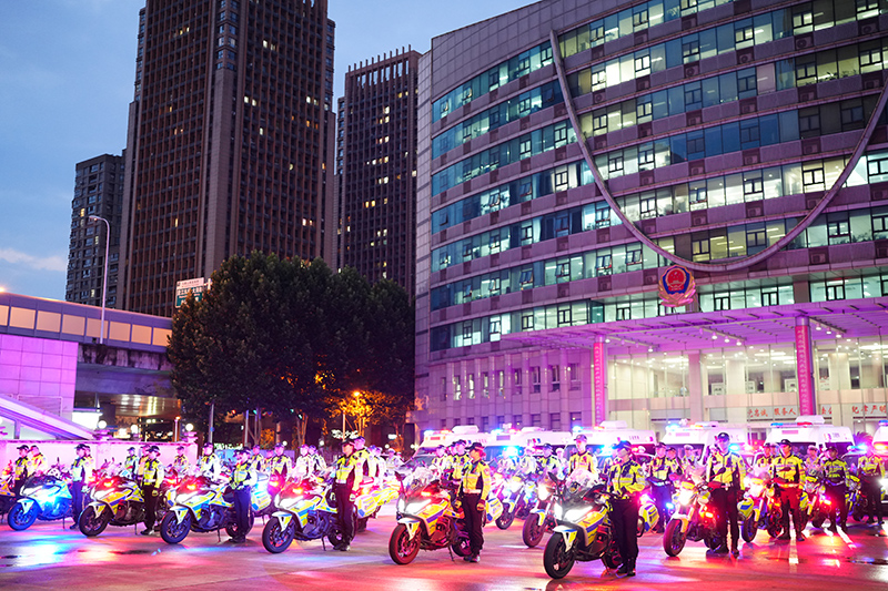 整裝待發(fā)。合肥交警供圖