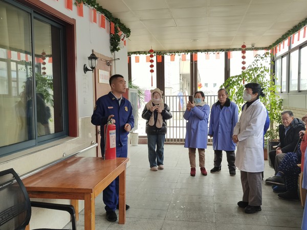 養(yǎng)老院開展消防安全培訓會。銅陵市消防救援支隊供圖