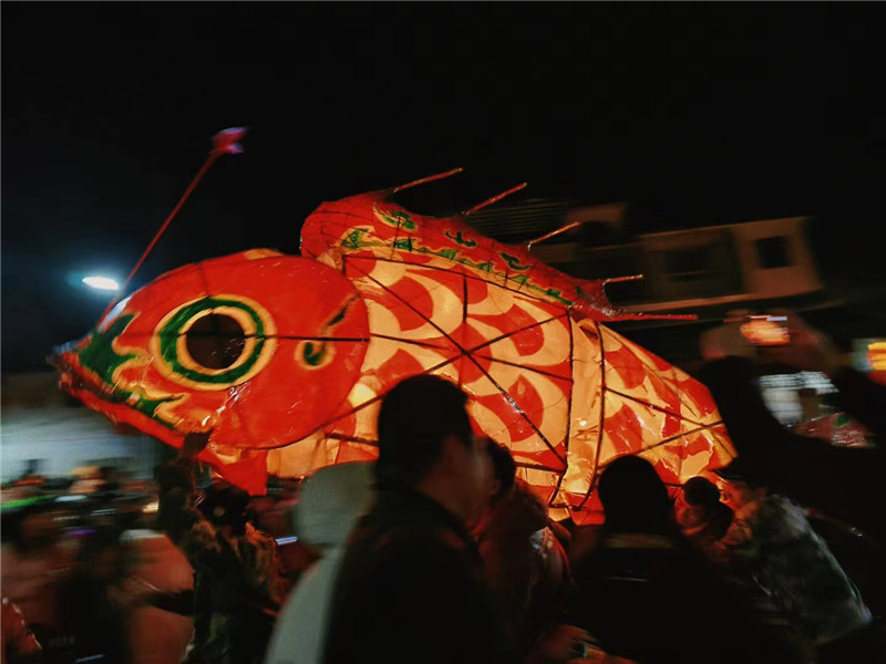 汪滿田魚燈。