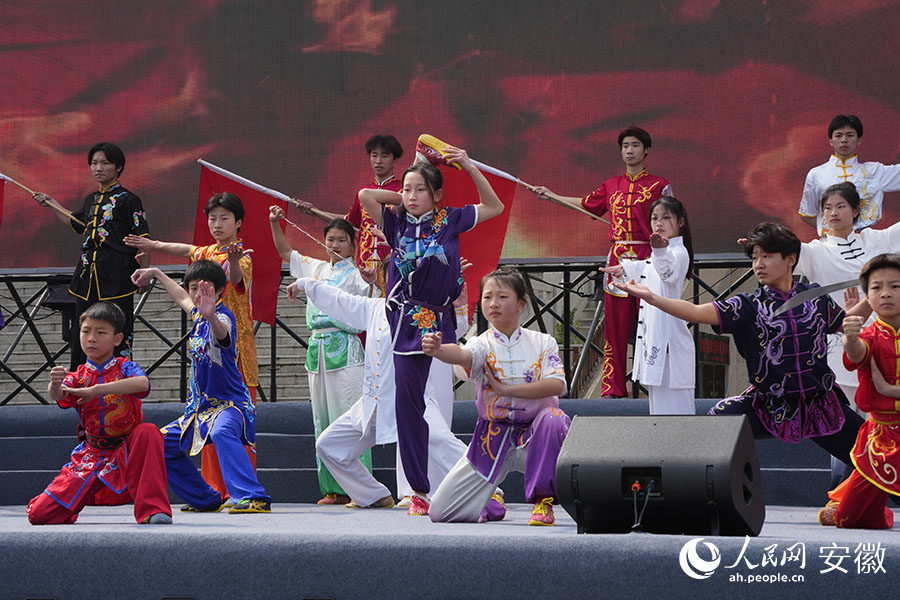 碭山武術(shù)表演。人民網(wǎng)記者 王銳攝