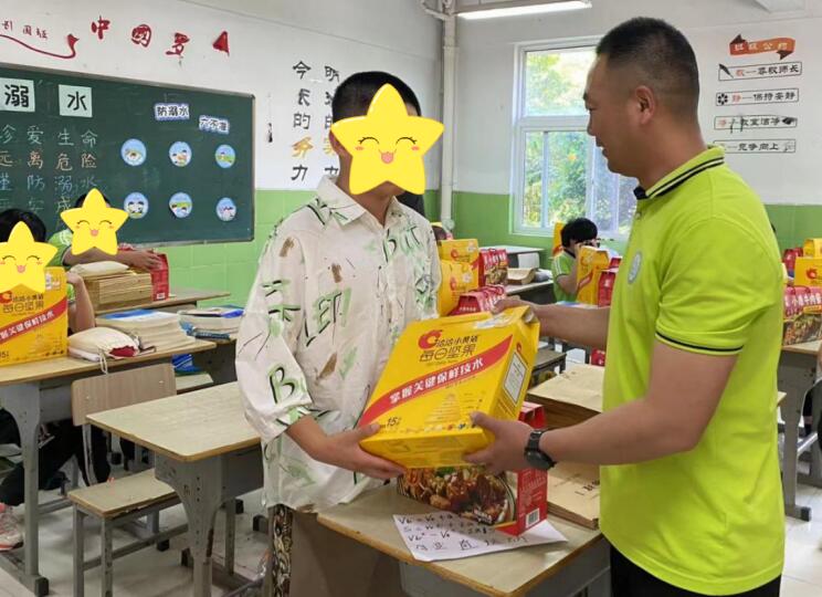 愛心捐贈(zèng)。劉萌供圖
