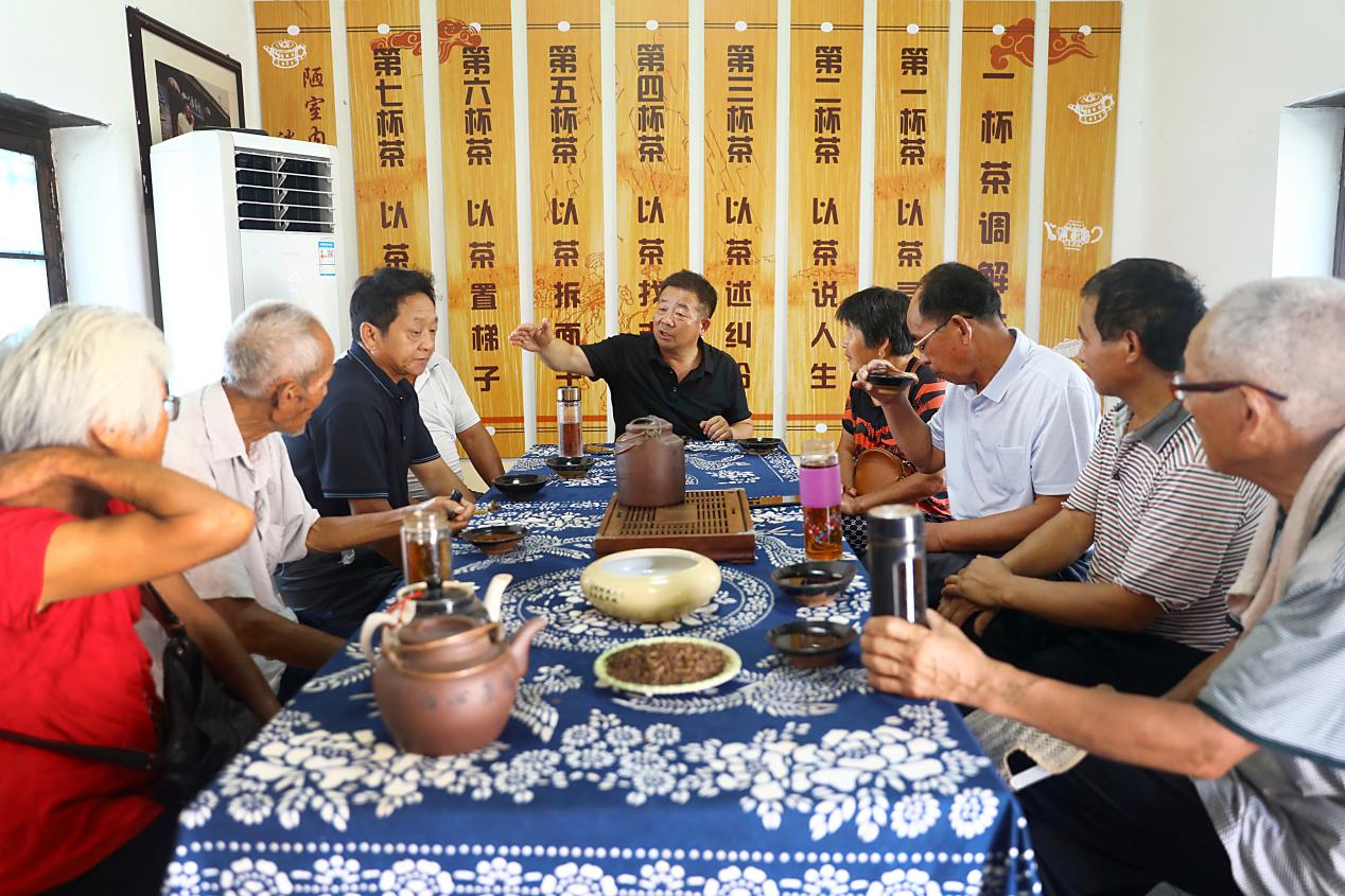 王士宏正進(jìn)行調(diào)解工作。 受訪者供圖