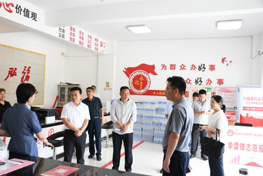 在泗縣虹鄉(xiāng)社區(qū)黨群服務(wù)中心調(diào)研。許武壯供圖