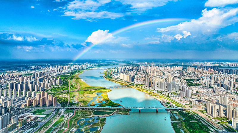 治理后穿城而過的淮河扮靚蚌埠。蚌埠市水利局供圖
