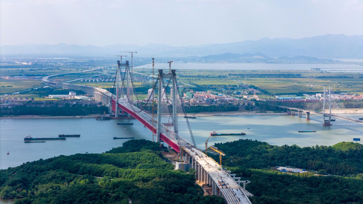 10月3日，G3銅陵公鐵長(zhǎng)江大橋施工現(xiàn)場(chǎng)。陳磊攝