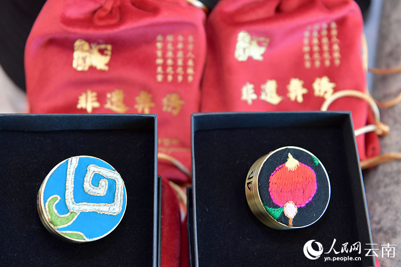 元謀文創(chuàng)產(chǎn)品。人民網(wǎng)記者 任峰濤攝