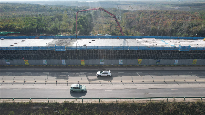 G312合六路（新橋大道-小廟界）全線(xiàn)上跨橋半幅全部貫通。