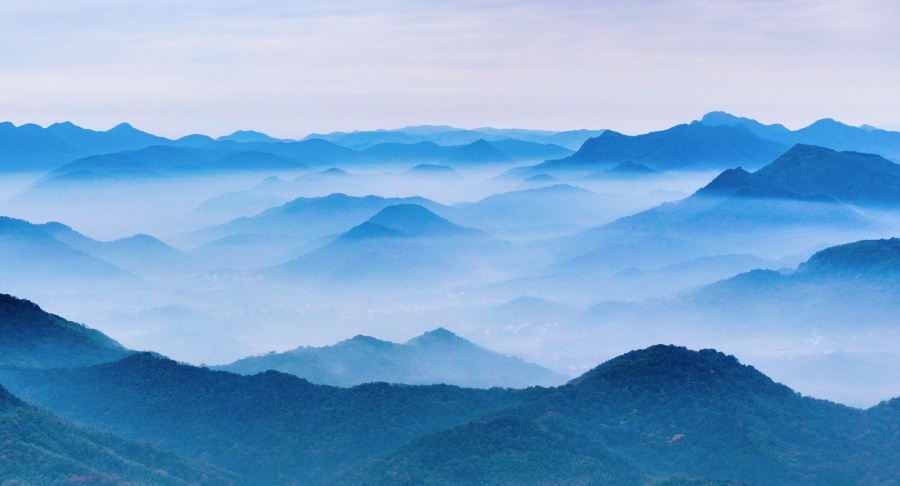 云霧山川，水墨畫卷。魯君元攝