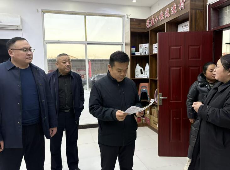 調(diào)研網(wǎng)格化服務(wù)管理工作。宿州市委社會(huì)工作部供圖