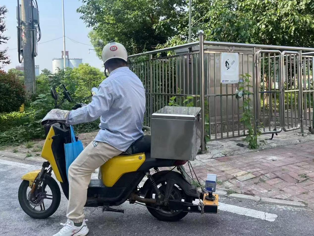 電動車載檢測儀試巡檢燃氣調(diào)壓站。合燃華潤燃氣供圖 