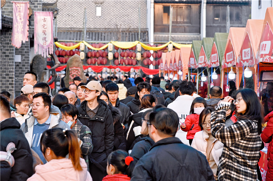 逛廟會。蕪湖市委宣傳部供圖
