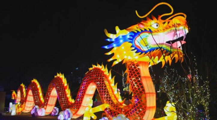 燈會現(xiàn)場。 汪立攝