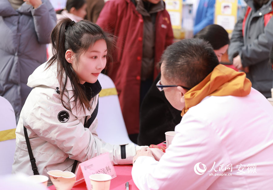 義診。人民網(wǎng)記者 王曉飛攝