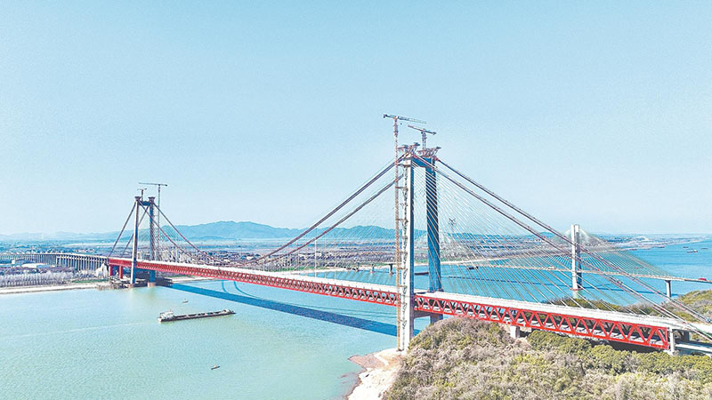 圖為2月8日拍攝的G3銅陵長江公鐵大橋。 通訊員 錢鳴 攝